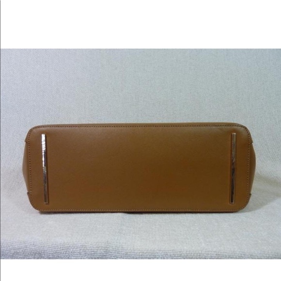 Tory Burch tan Handbag - Picture 4 of 7